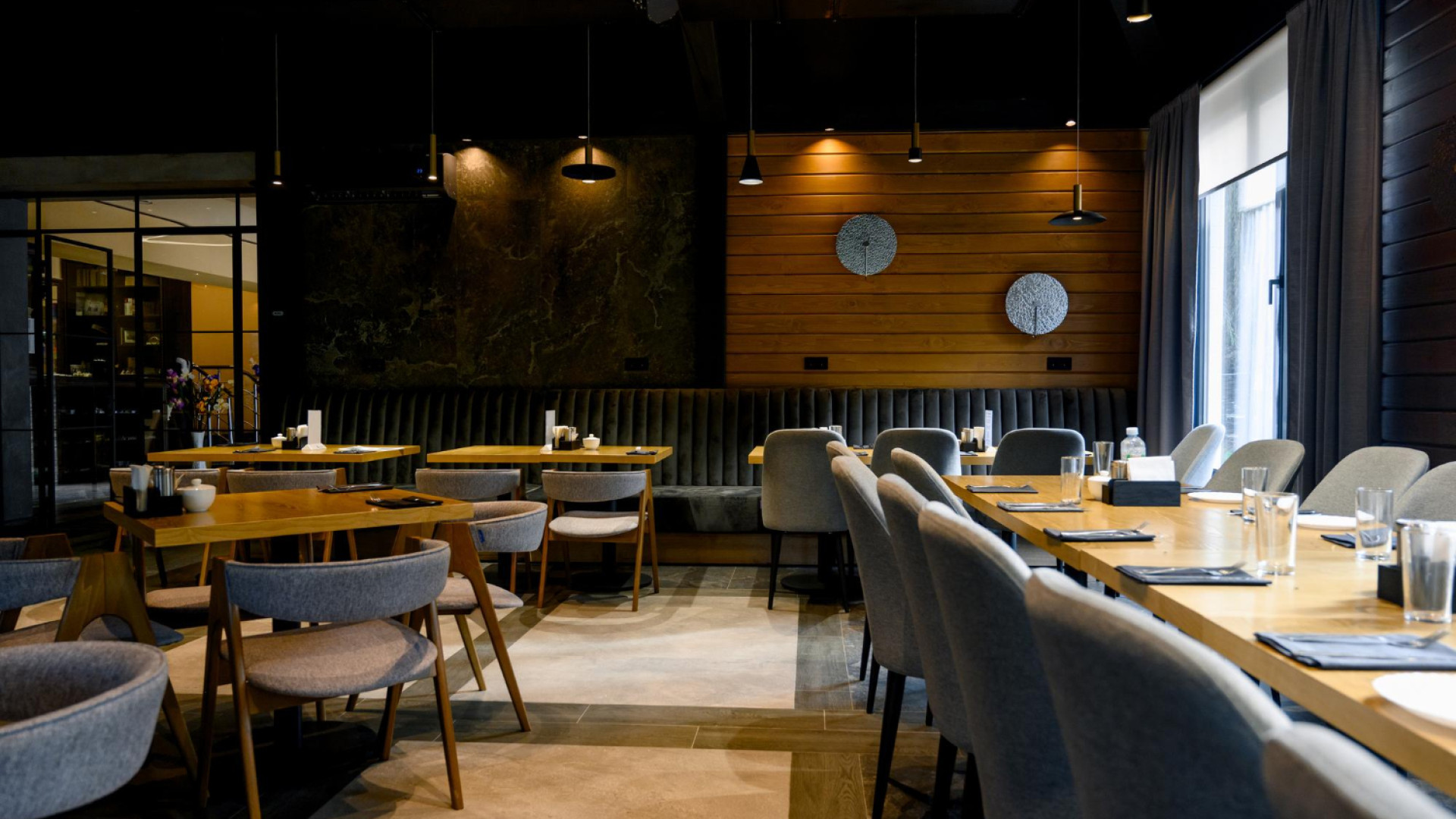 Que rechercher dans un restaurant gastronomique pour un dîner mémorable à Bordeaux ?